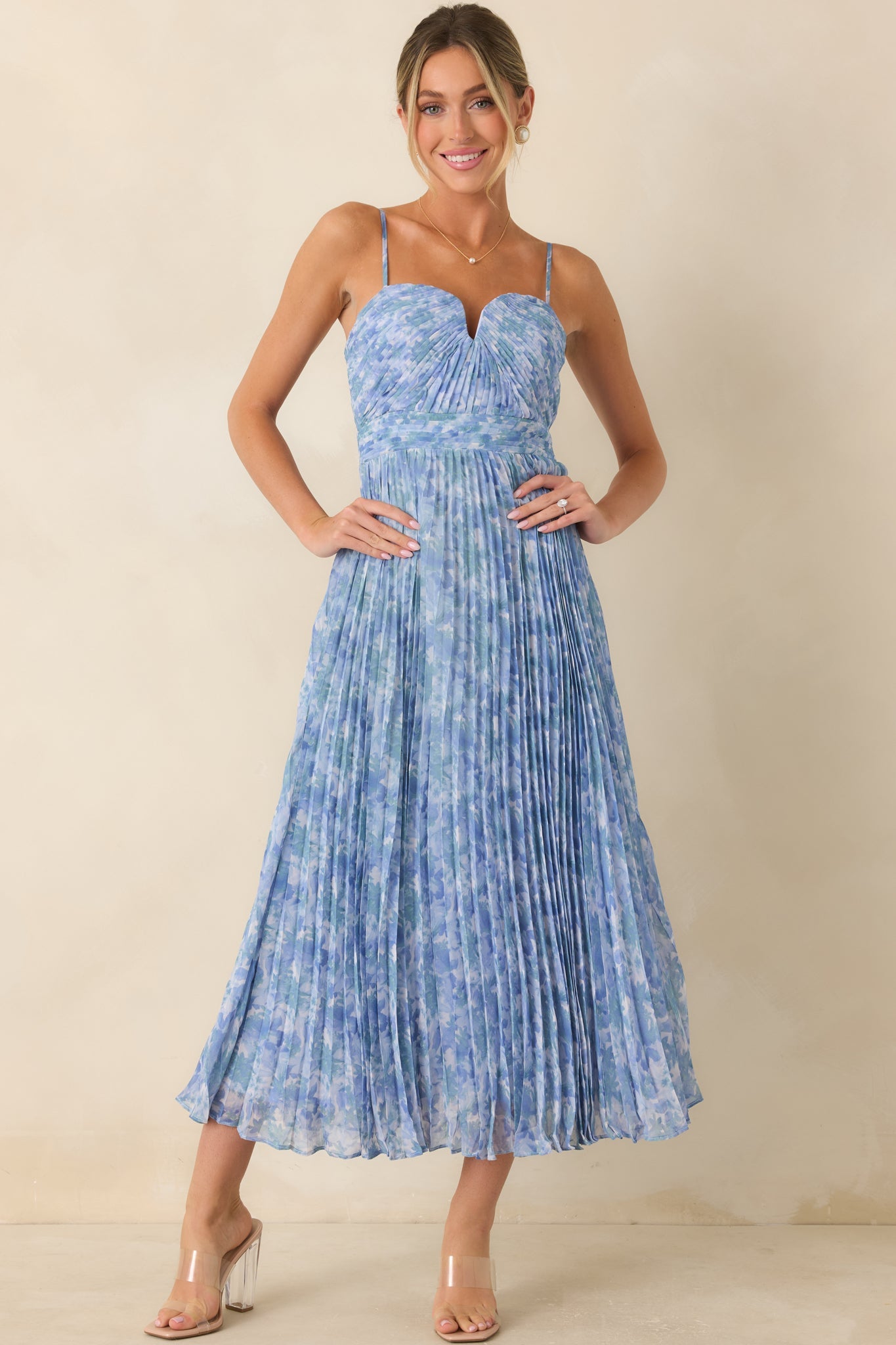 ASTR The Label Bayley Blue Floral Pleated Maxi Dress